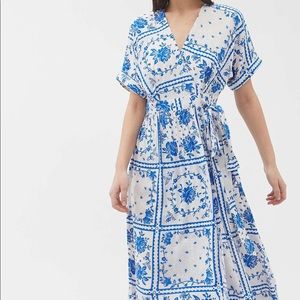 Urban Outfitters Gabrielle woven midi wrap dress - blue and white
